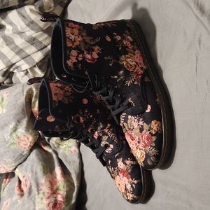 Floral dr. Martens aw004 size 10